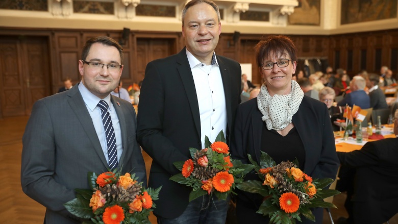 Er sucht sie saalekreis
